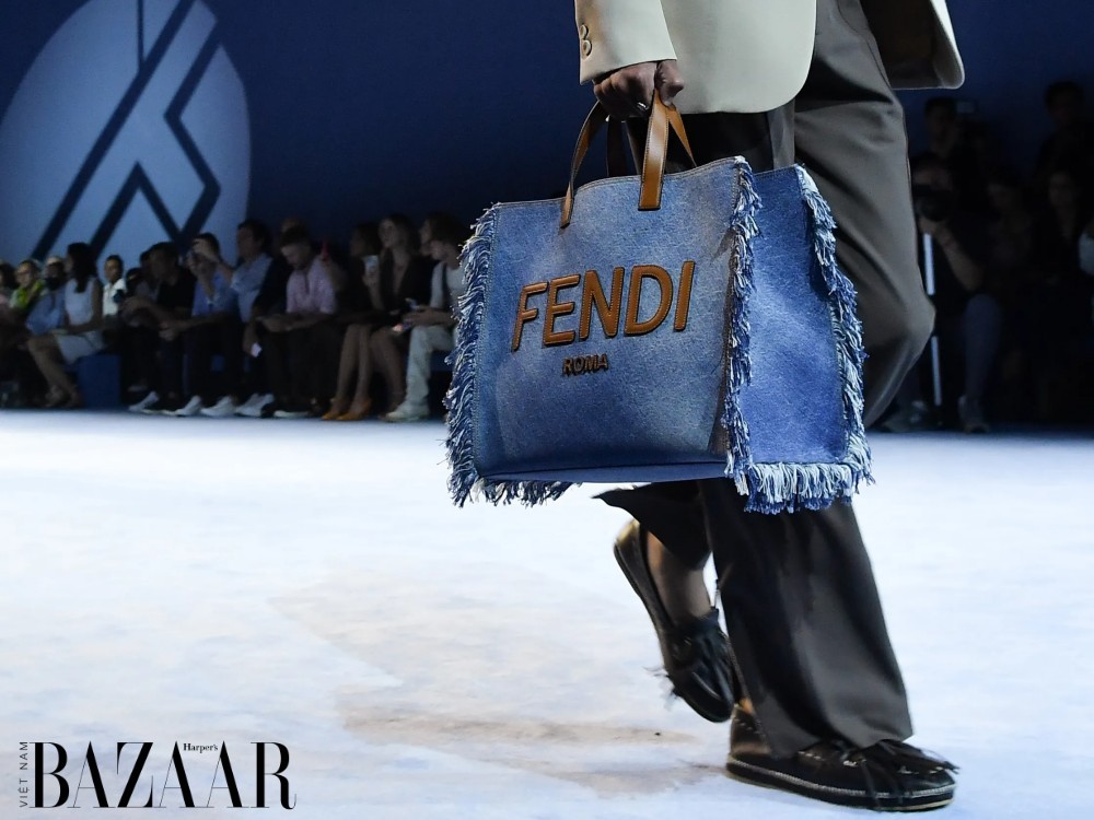 FENDI MENSWEAR XUÂN HÈ 2023 DÀNH CHO NHỮNG TÂM HỒN TỰ DO